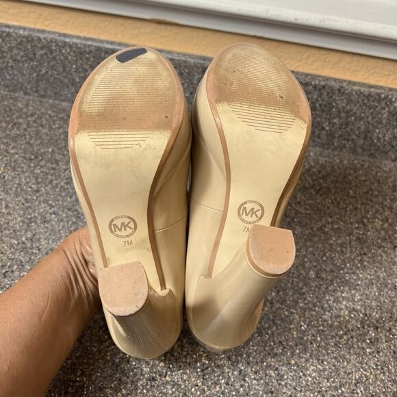 Michael Kors Womens Sz 7M Beige Patent Leather Ultra High Heels Slip On Platform - Picture 9 of 10